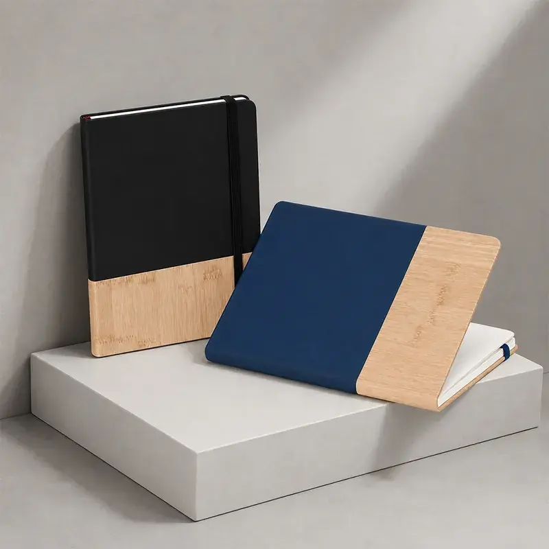 Cadernos personalizados com capa em tecido e bambu